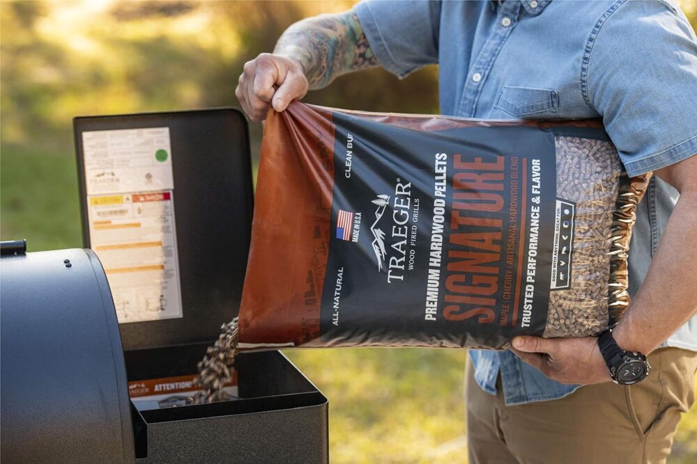 Traeger Grills Signature Blend 100% All-Natural Wood Pellets for Smokers and Pellet Grills, BBQ - Image 3